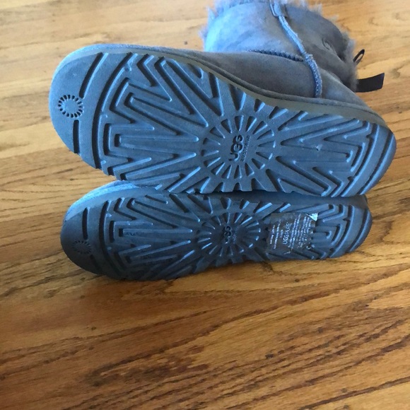 UGG - Picture 3 of 5